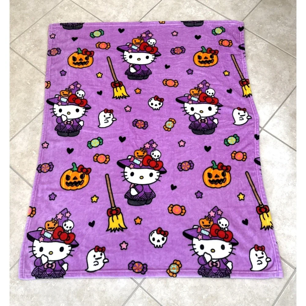 Hello Kitty Sanrio Purple Halloween 47x38 Silk Touch Throw Blanket Sweets & Spel